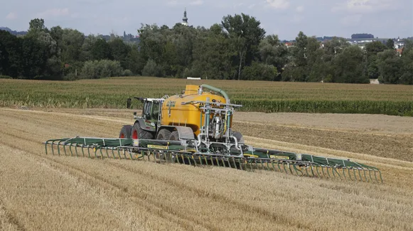 حل نظام تزييت لموزع السماد